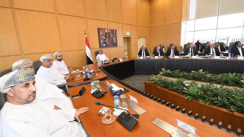وزير الاسكان بسلطنة