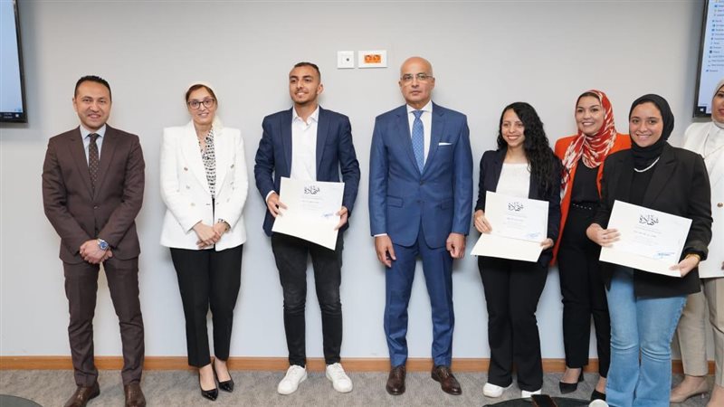 جامعة عين شمس، فيتو