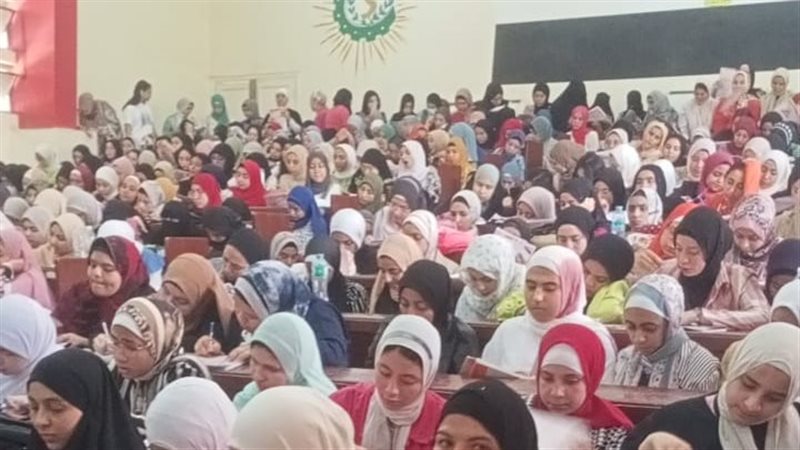 إقبال كثيف علي المراجعات