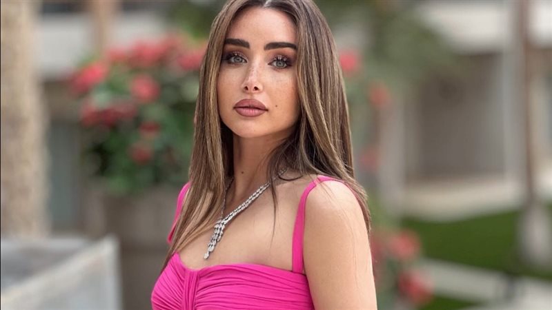 هنا الزاهد