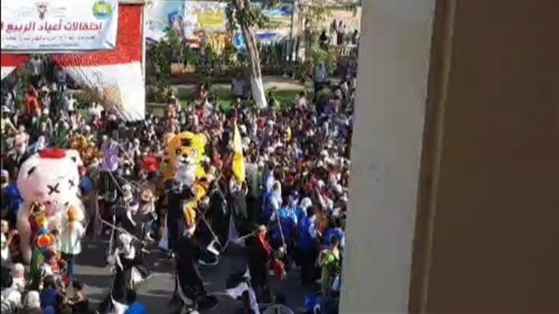 عروض للتنورة وفرق