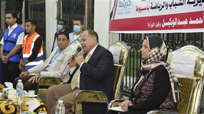 محافظ أسيوط يواصل لقاءاته الحوارية 