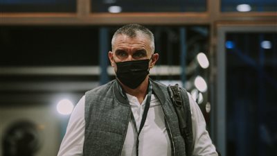 وصول فريق الزمالك إلى ملعب بتروسبورت لخوض مباراة إنبي | صور 