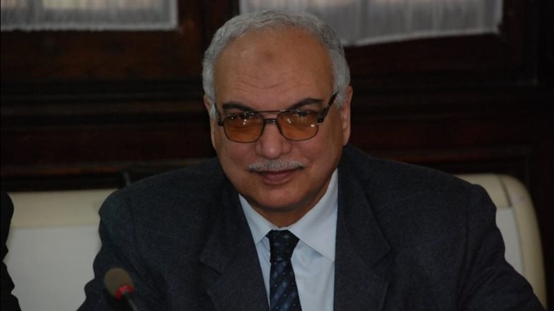 الدكتور عباس الشناوي