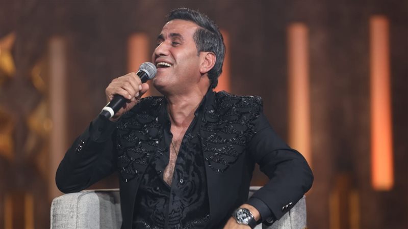 أحمد شيبة يغني أغنية