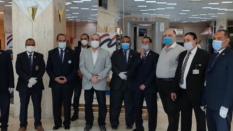 وزير الطيران خلال