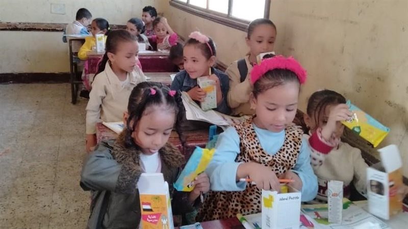 توزيع وجبات التغذية