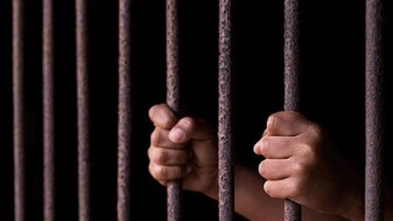 حبس عاطل بتهمة حيازة