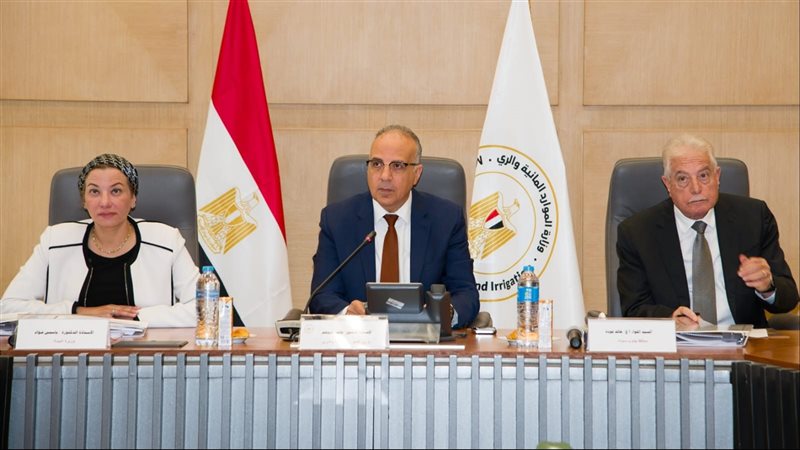 اجتماع اللجنة العليا