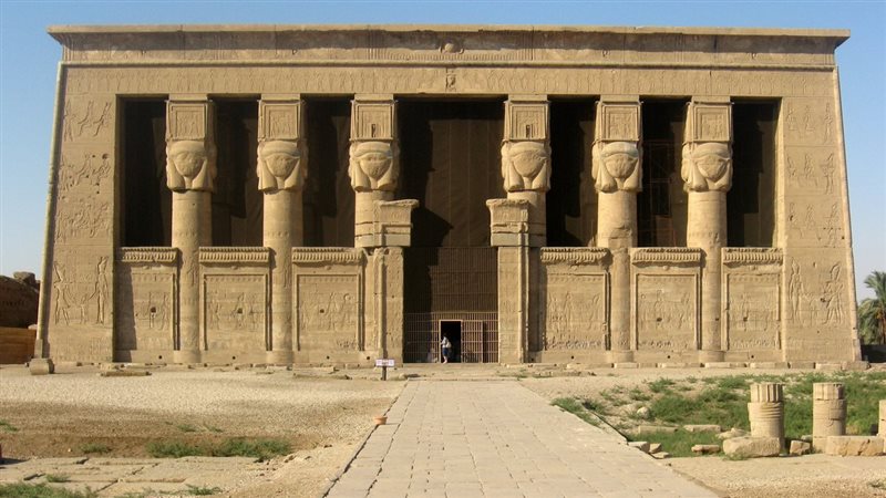  معبد دندرة بقنا،