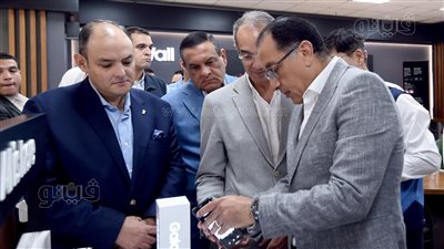 رئيس الوزراء يتفقد مجمع مصانع سامسونج للإلكترونيات بكوم أبو راضي (صور) 
