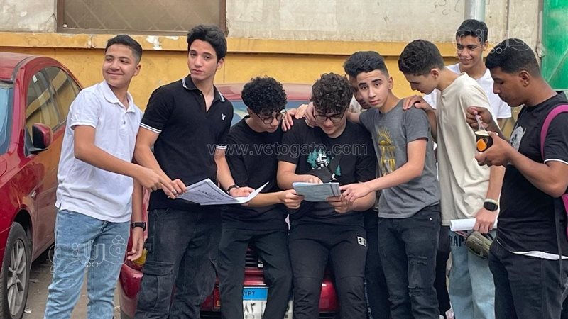 طلاب الشهادة الإعدادية