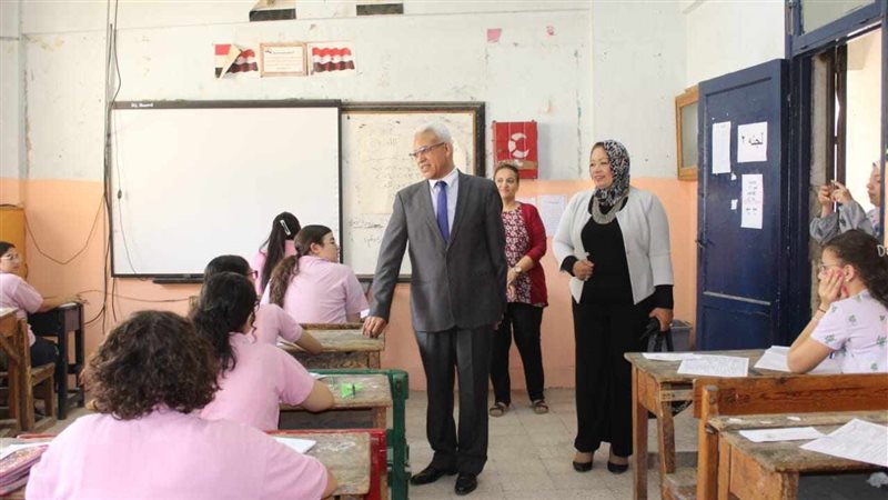 طلاب الشهادة الإعدادية