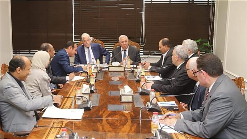 وزير الزراعة ومحافظ