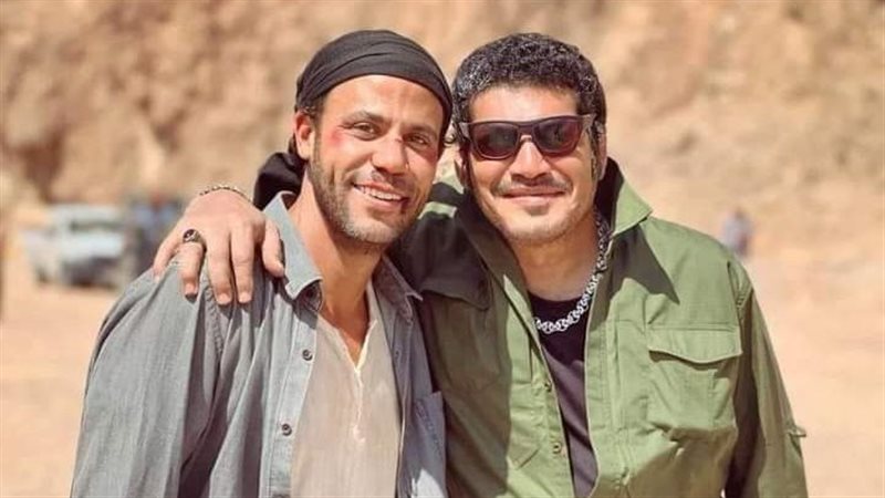 اللعب مع العيال،