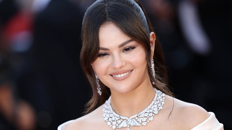 سيلينا جوميز، فيتو
