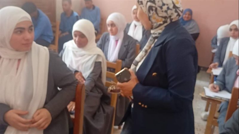 جانب من متابعة امتحانات