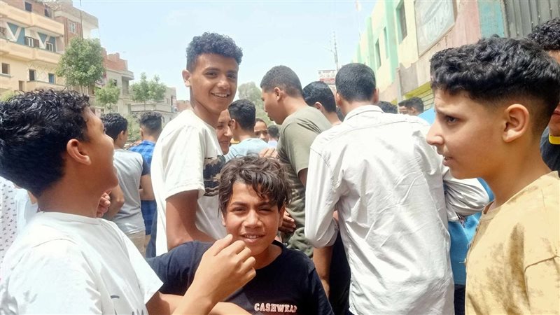 طلاب الشهادة الإعدادية