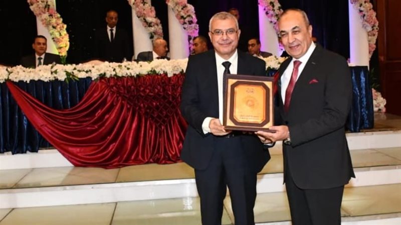 الدرندلى يشهد تكريم