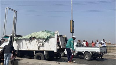 مصرع سائق في حادث تصادم توك توك مع سيارة نقل ببنها