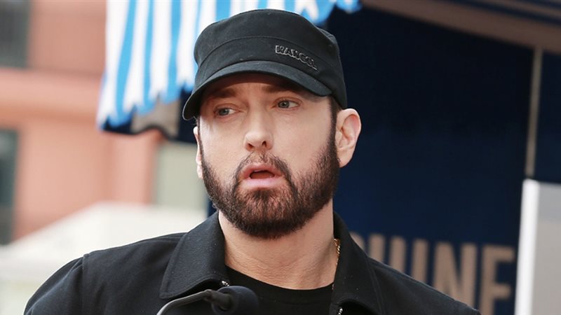 ايمينيم، فيتو