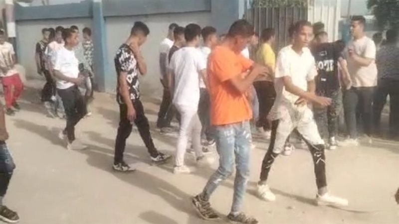 طلاب الشهادة الإعدادية