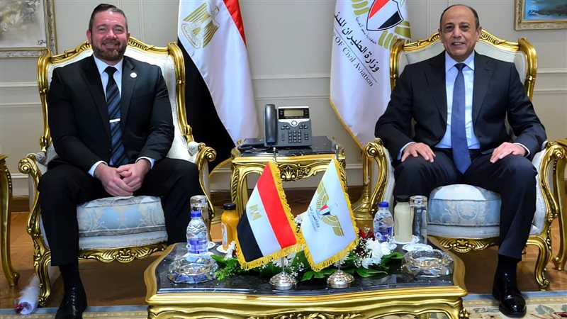 وزير الطيران المدني