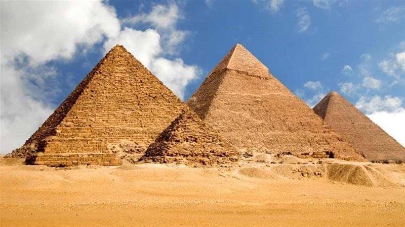 الأهرامات،فيتو