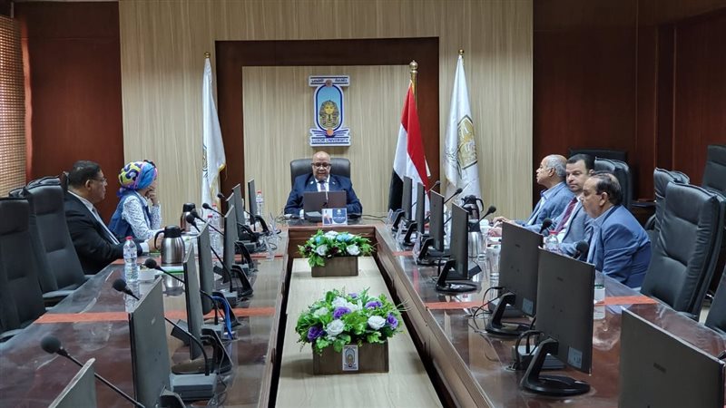 مجلس جامعة الأقصر
