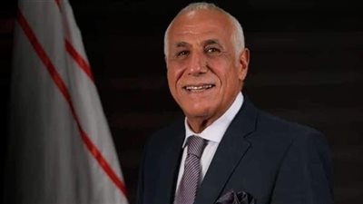 رئيس الزمالك يعقد جلسة مع اللاعبين ويعد بحل أزمة المستحقات المالية المتأخرة