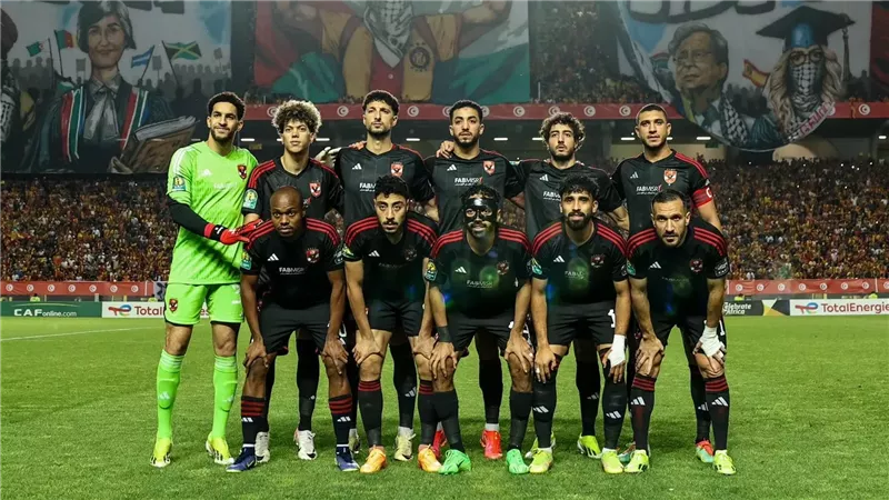 فريق الكرة بالأهلي،