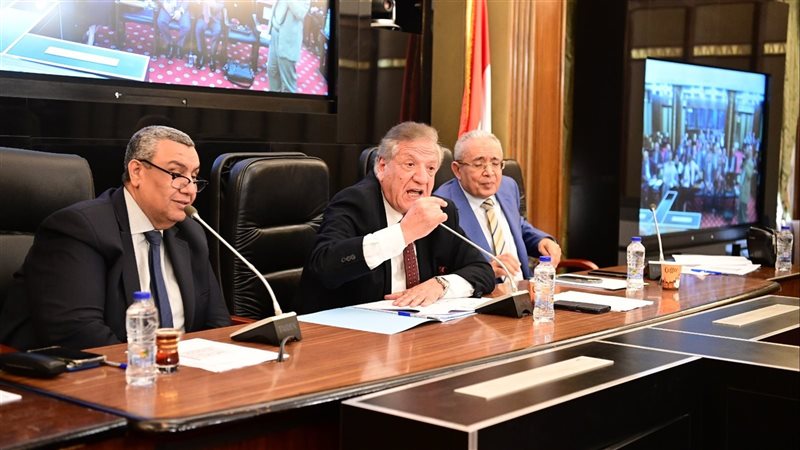 مناقشة الهيئة الاقتصادية