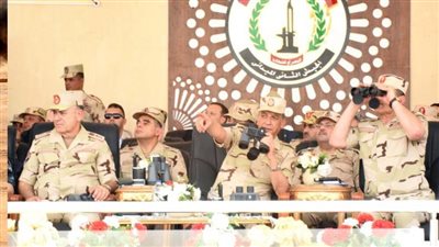 وزير الدفاع يشهد تنفيذ مشروع تكتيكي بالذخيرة الحية لإحدى وحدات الجيش الثاني.. القائد العام: القوات المسلحة قادرة على مجابهة أي تحديات تفرض عليها.. ومصر لها ثوابت لا تحيد عنها
