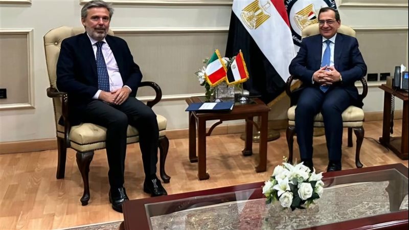 وزير البترول يستقبل