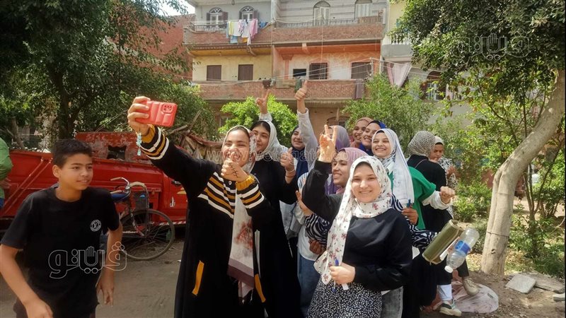 طالبات الشهادة الاعدادية