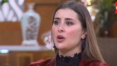 عائشة بن أحمد تلتقي بأحمد مكي في أول حلقات مسلسل 