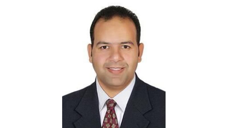 د. انور اسماعيل أستاذ
