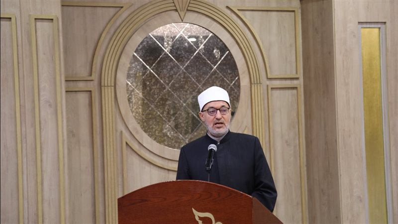 الدكتور نظير عياد،