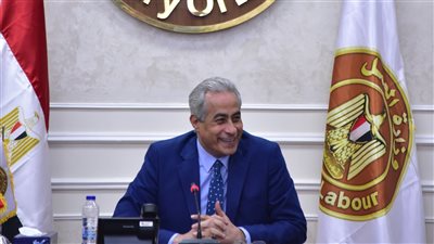 وزير العمل يترأس الاجتماع الثلاثي للتحضير لمؤتمر العمل الدولي