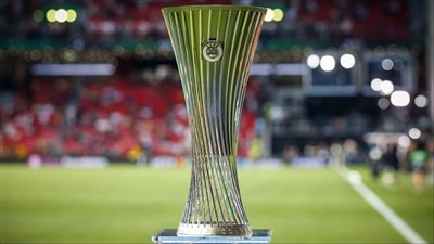 دوري المؤتمر الأوروبي، ريال بيتيس وهايدنهايم إلى ملحق ثمن النهائي