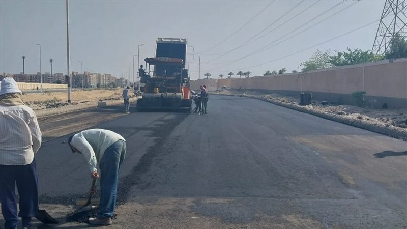 جانب من أعمال الرصف