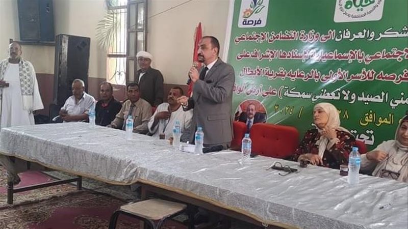 جانب من عمليات التوزيع،