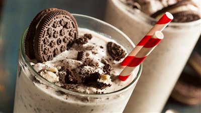طريقة عمل مشروب الأوريو بالأيس كريم، سهلة وبسيطة وغير مكلفة