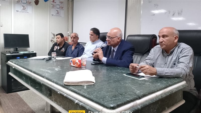 زيارة مفاجئة من مدير