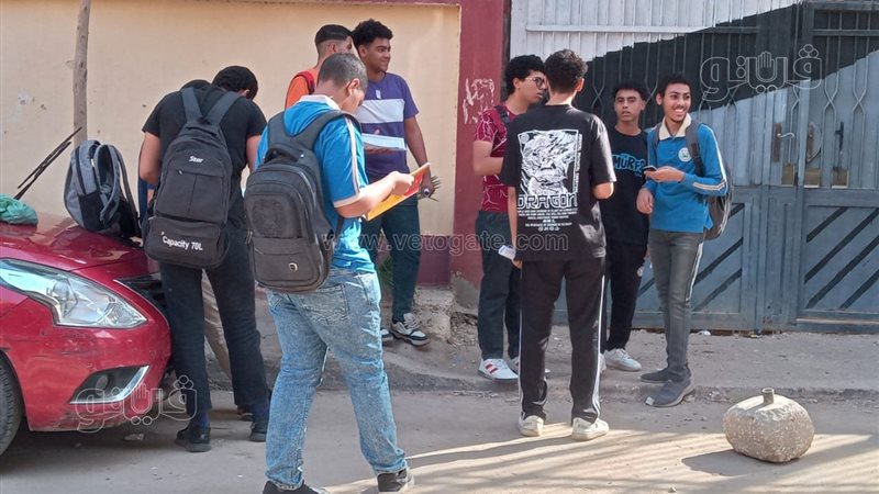 طلاب الامتحانات الثانوية