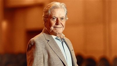 حسين فهمي يكشف عن أمنيته بشأن مهرجان القاهرة السينمائي