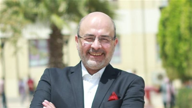  الدكتور محمد أنور