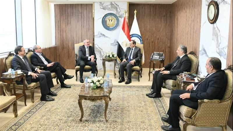 وزير البترول يستقبل