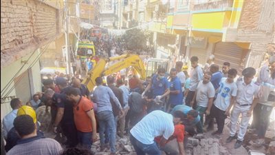 ونش رفع أثاث منزلي وراء حادث انهيار عقار ميت غمر 