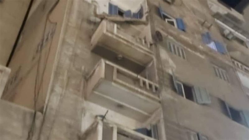 انهيار شرفة عقار